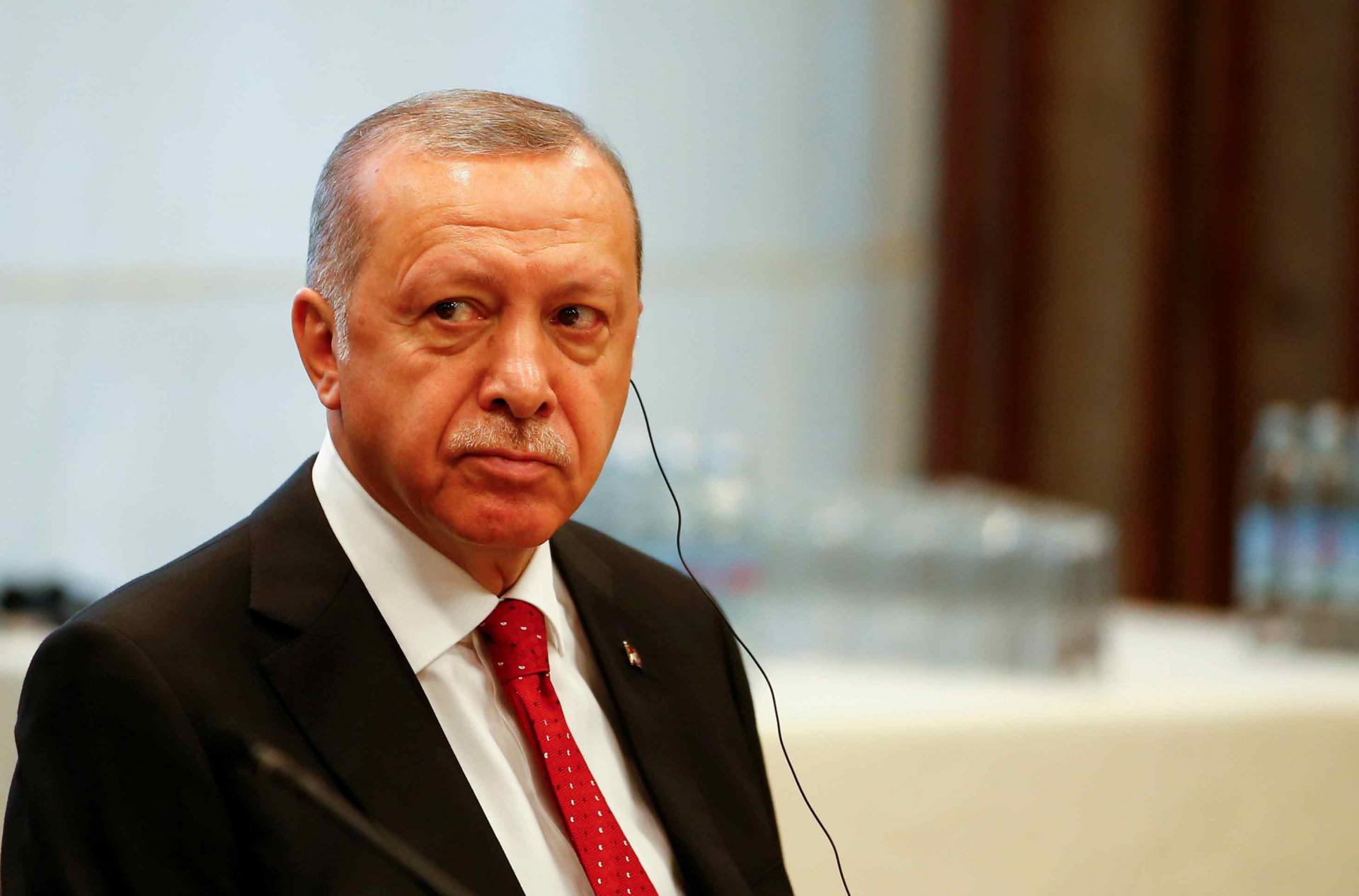 خطوة جديدة لحكومة أردوغان نحو تشديد قبضتها على وسائل الإعلام