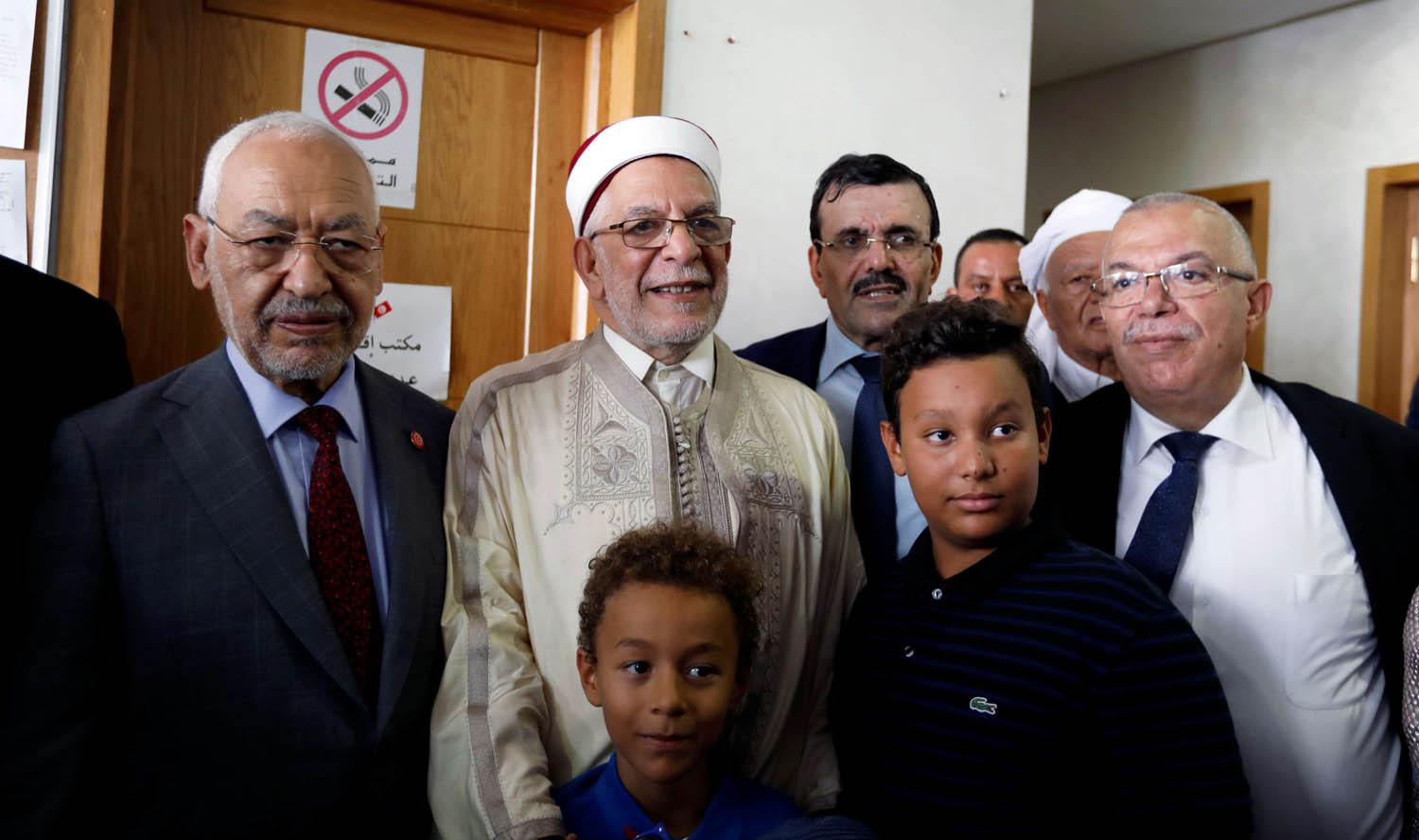 كبار قيادات النهضة اثناء ايداع اوراق ترشيح عبدالفتاح مورو