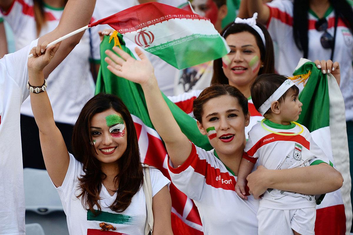 إيران تمنع النساء من دخول الملاعب لحمايتهن من 'الاجواء الذكورية'