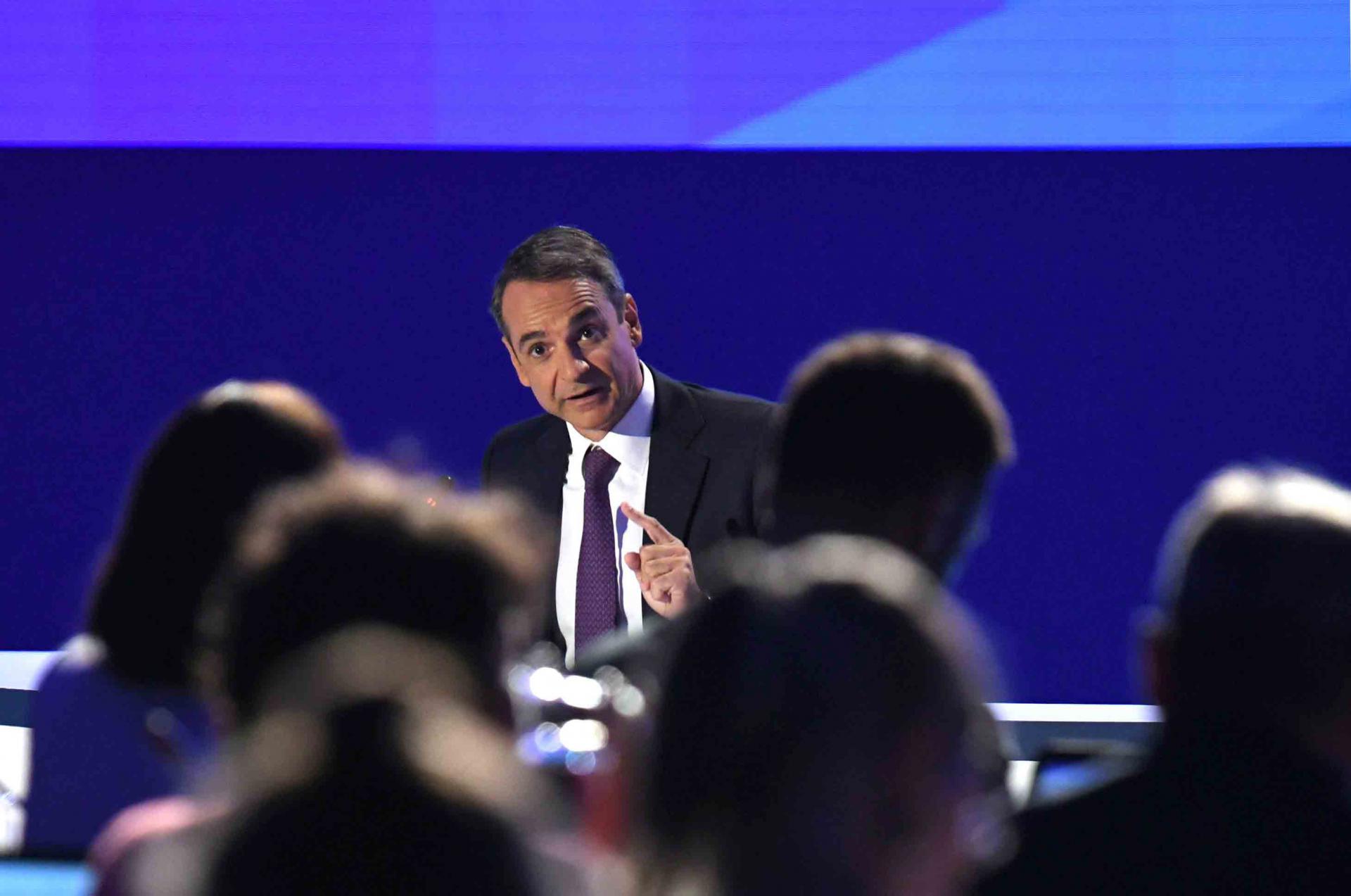 أردوغان يواصل ابتزاز أوروبا بملف اللاجئين