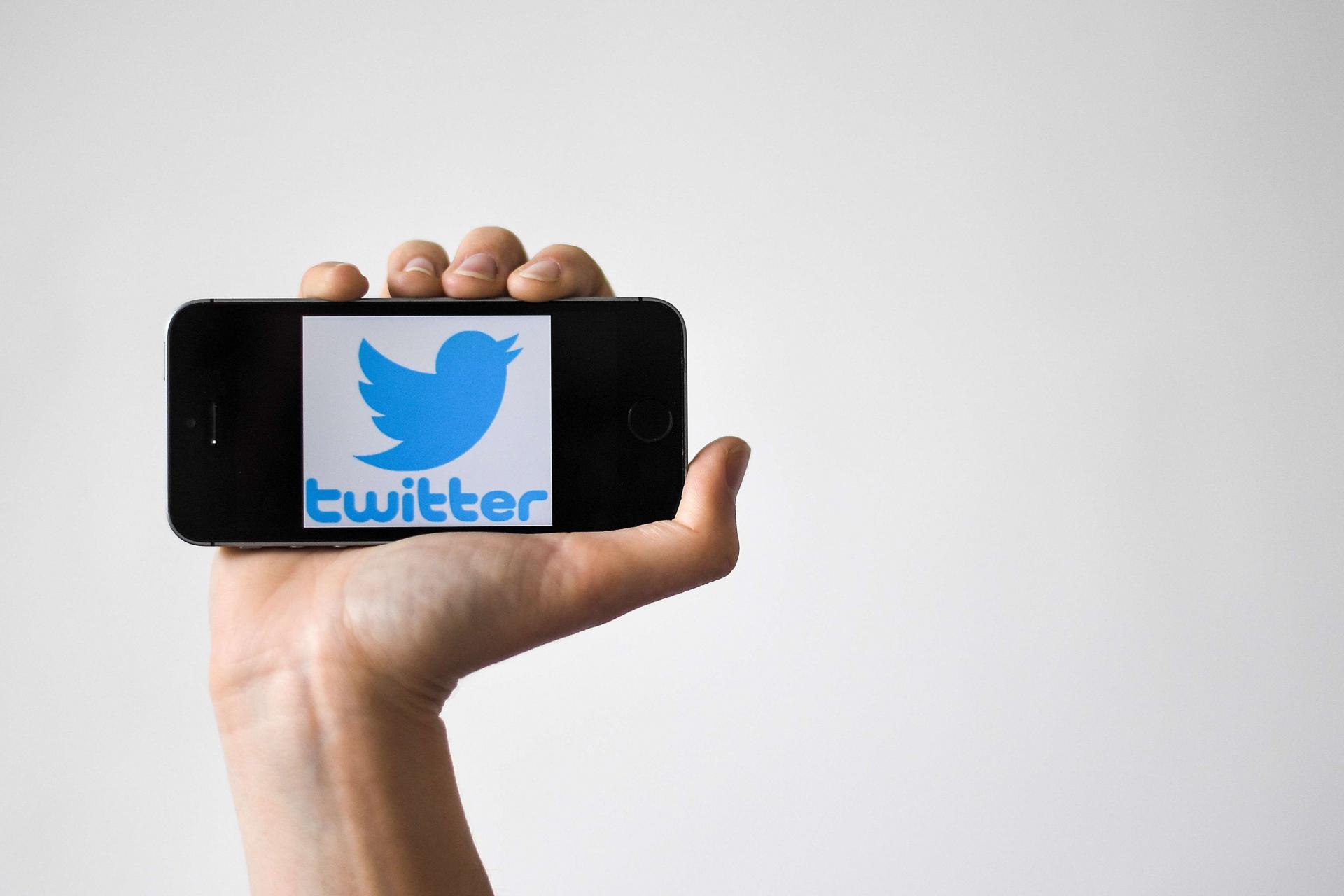 تويتر تعلق خدمة التغريدات لحين إصلاح الثغرة