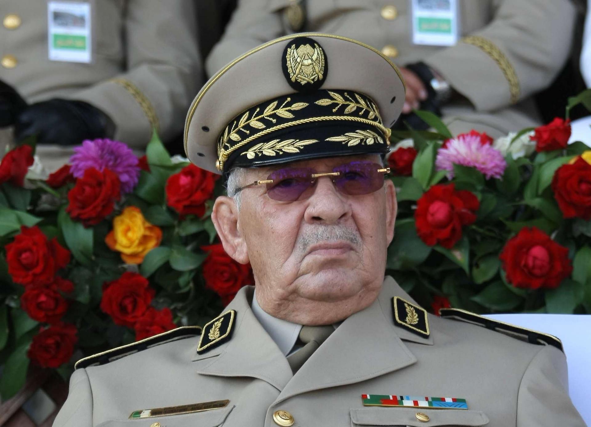 قائد الجيش الجحزائري الفريق احمد قايد صالح