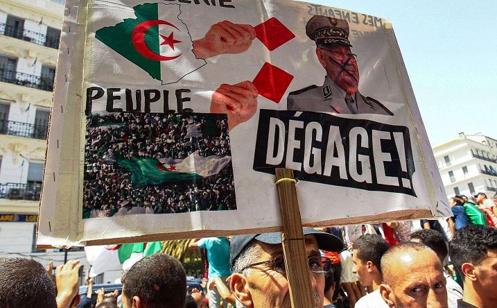 الاحتجاجات ضد السلطة المدعومة بالجيش في الجزائر