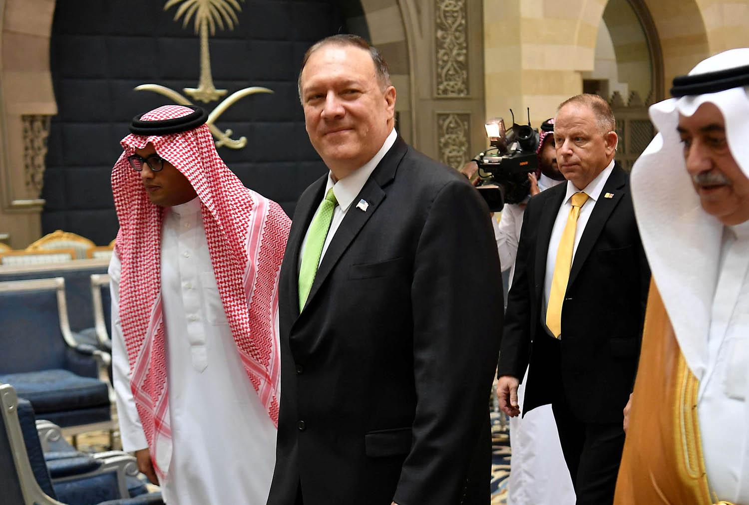 وزير الخارجية الأميركي مايك بومبيو في الرياض برفقة وزير الخارجية السعودي إبراهيم العساف