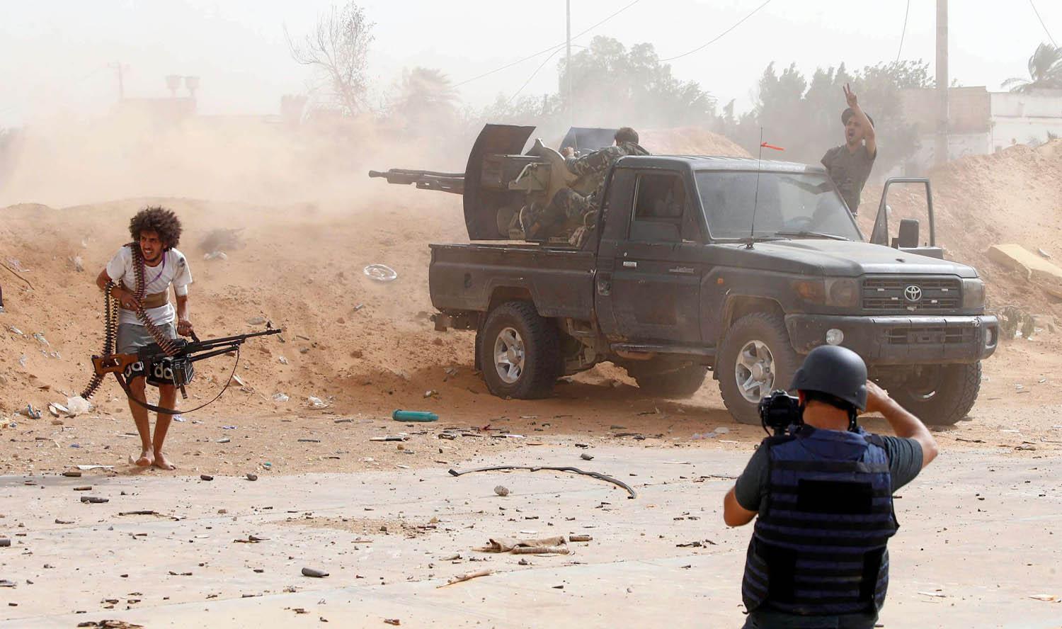 مقاتلون تابعون لحكومة الوفاق في جنوب طرابلس