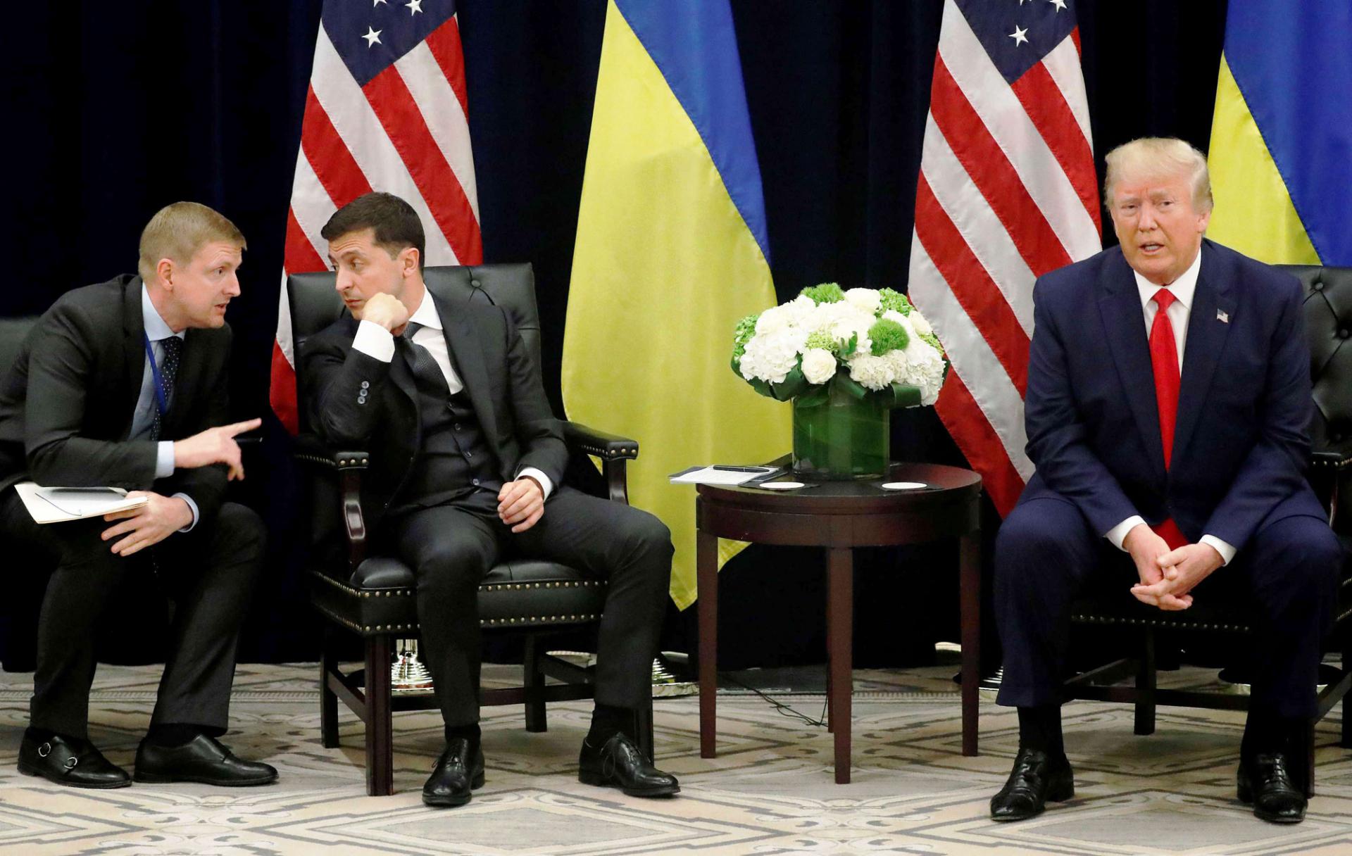 الرئيس الأميركي دونالد ترامب مع نظيره الأوكراني فولوديمير زيلينسكي