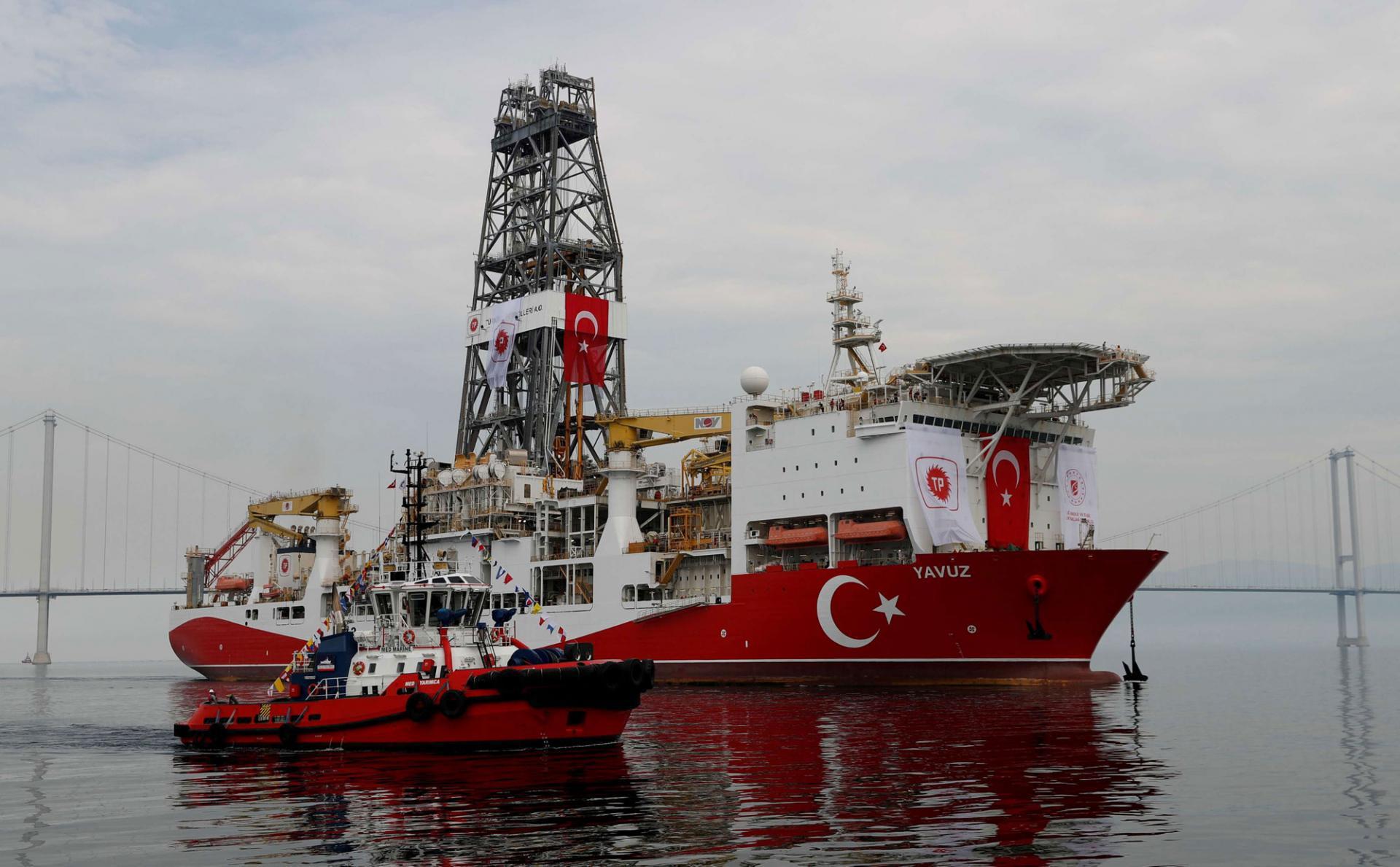 سفنية تنقيب تركية