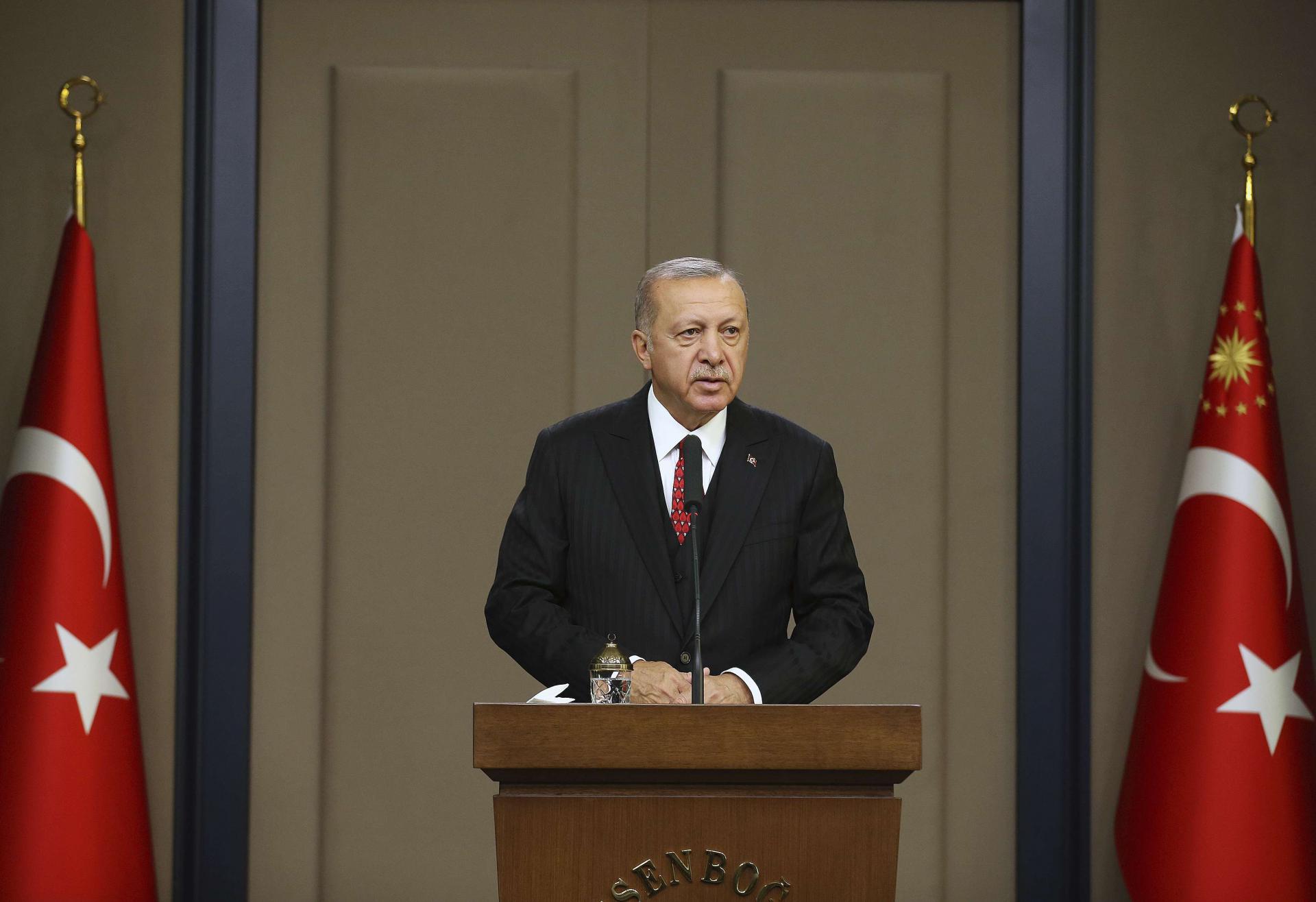 أردوغان يصر على تنفيذ تهديداته متجاهلا خطرا يهدد اقتصاد بلده