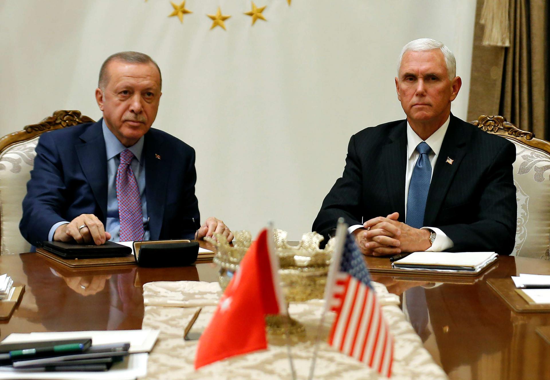 لقاء الرئيس التركي رجب طيب أردوغان ونائب الرئيس الأميركي مايك بنس