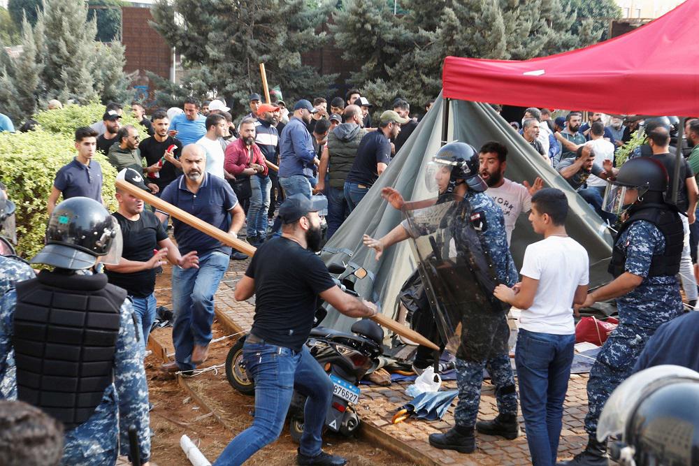 قمع الاحتجاجات في لبنان والعراق