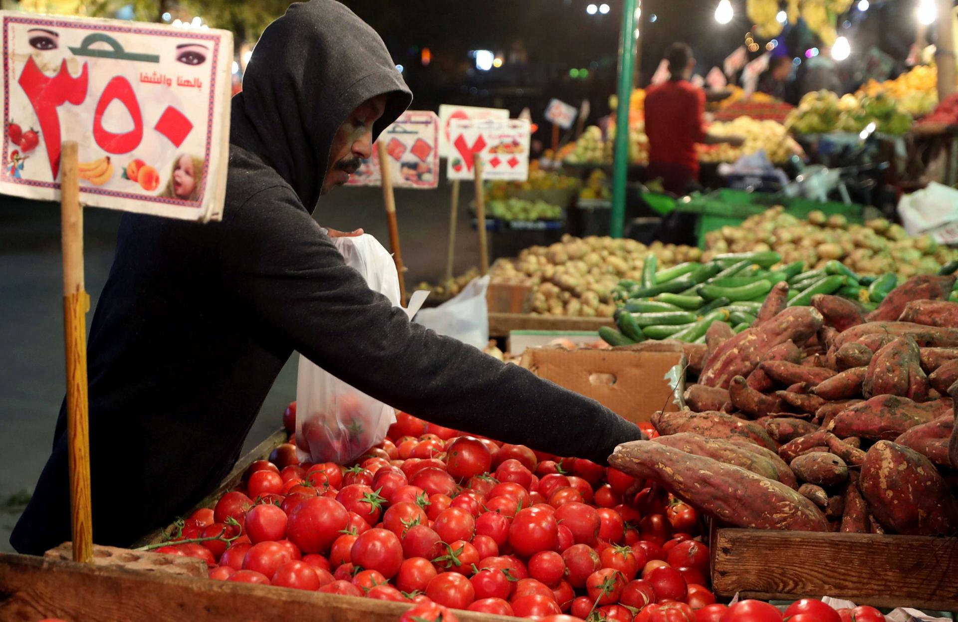 انتعاشة السوق المصرية وتحرر أسعار المواد الاستهلاكية 
