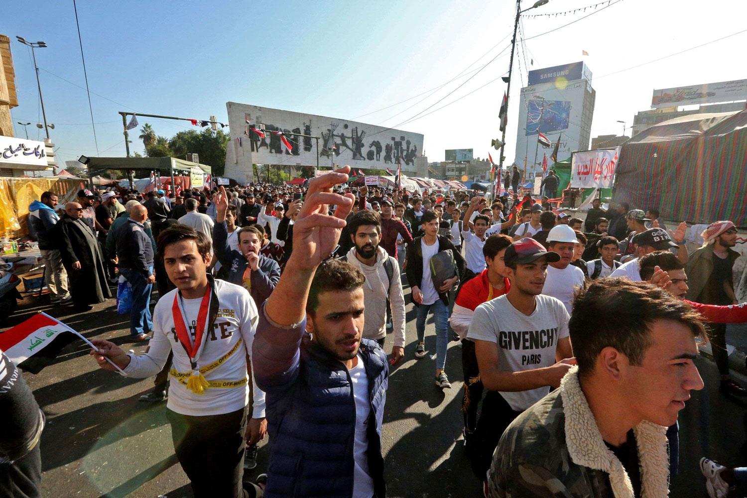 العراقيون لا يتراجعون عن مطالب "إسقاط النظام"