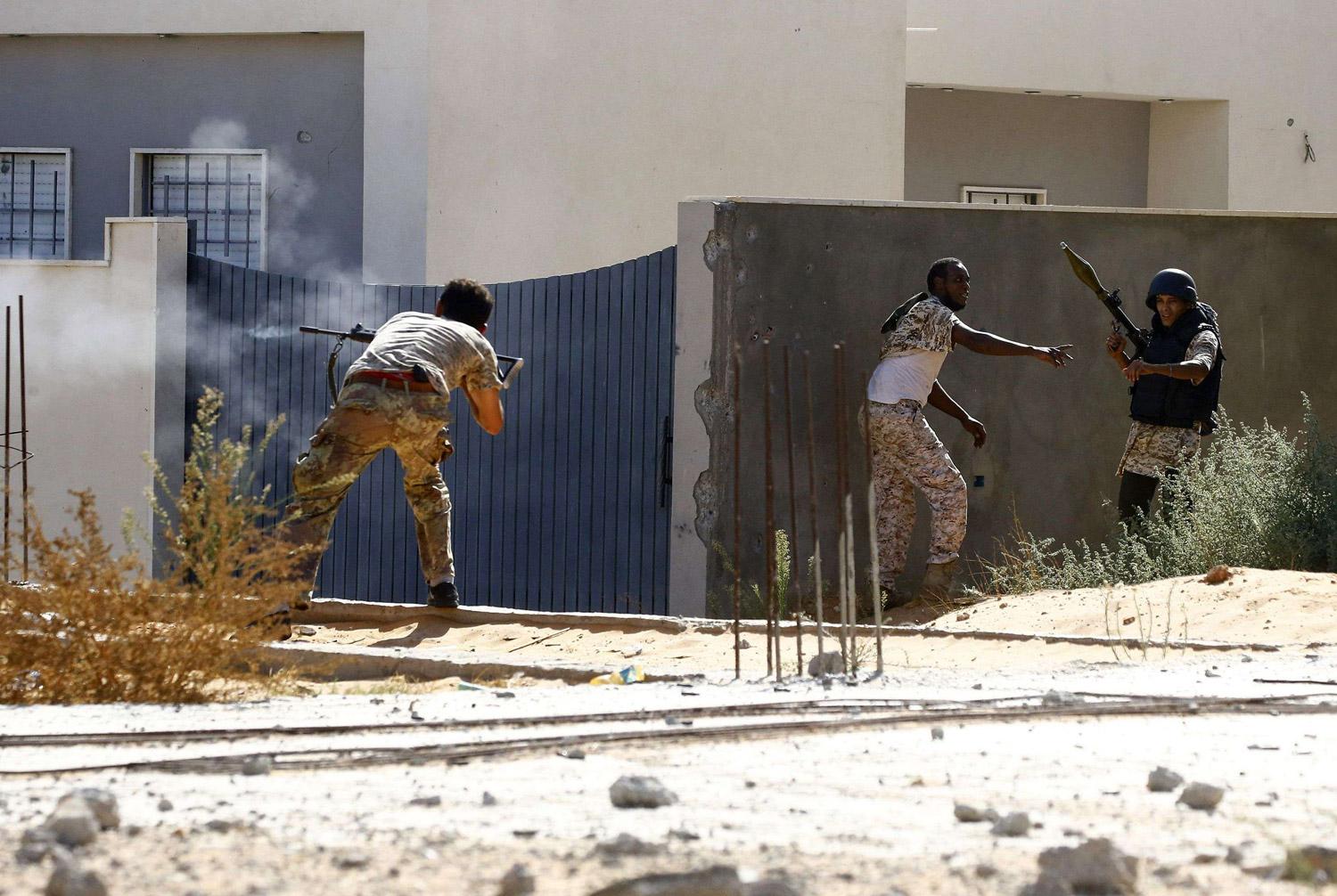 حكومة الوفاق تدفع ثمن تحالفها مع الميليشيات