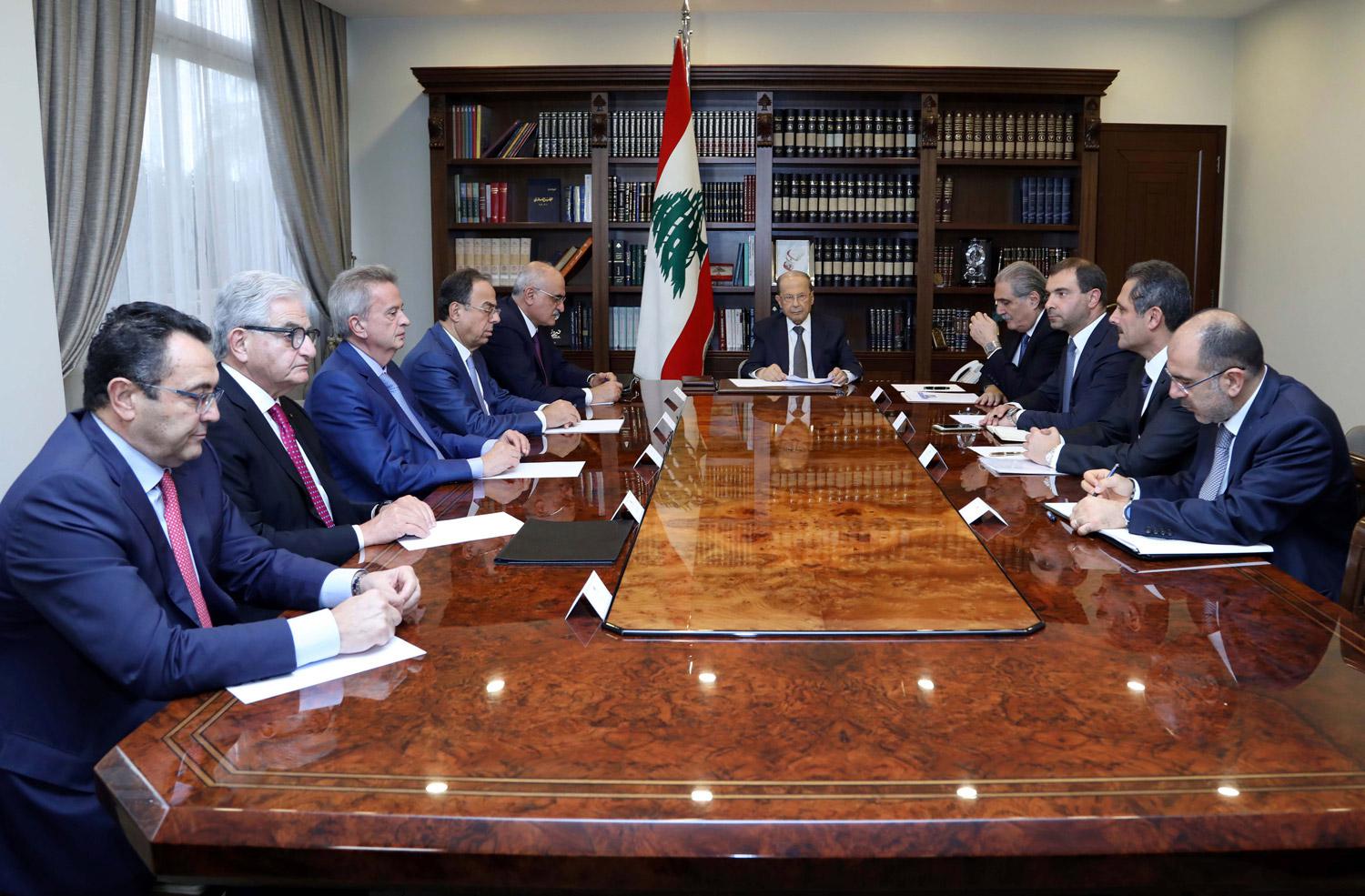 الرئاسة اللبنانية تنفي خرق الدستور وترفض مغالطة رؤساء الحكومة السابقين