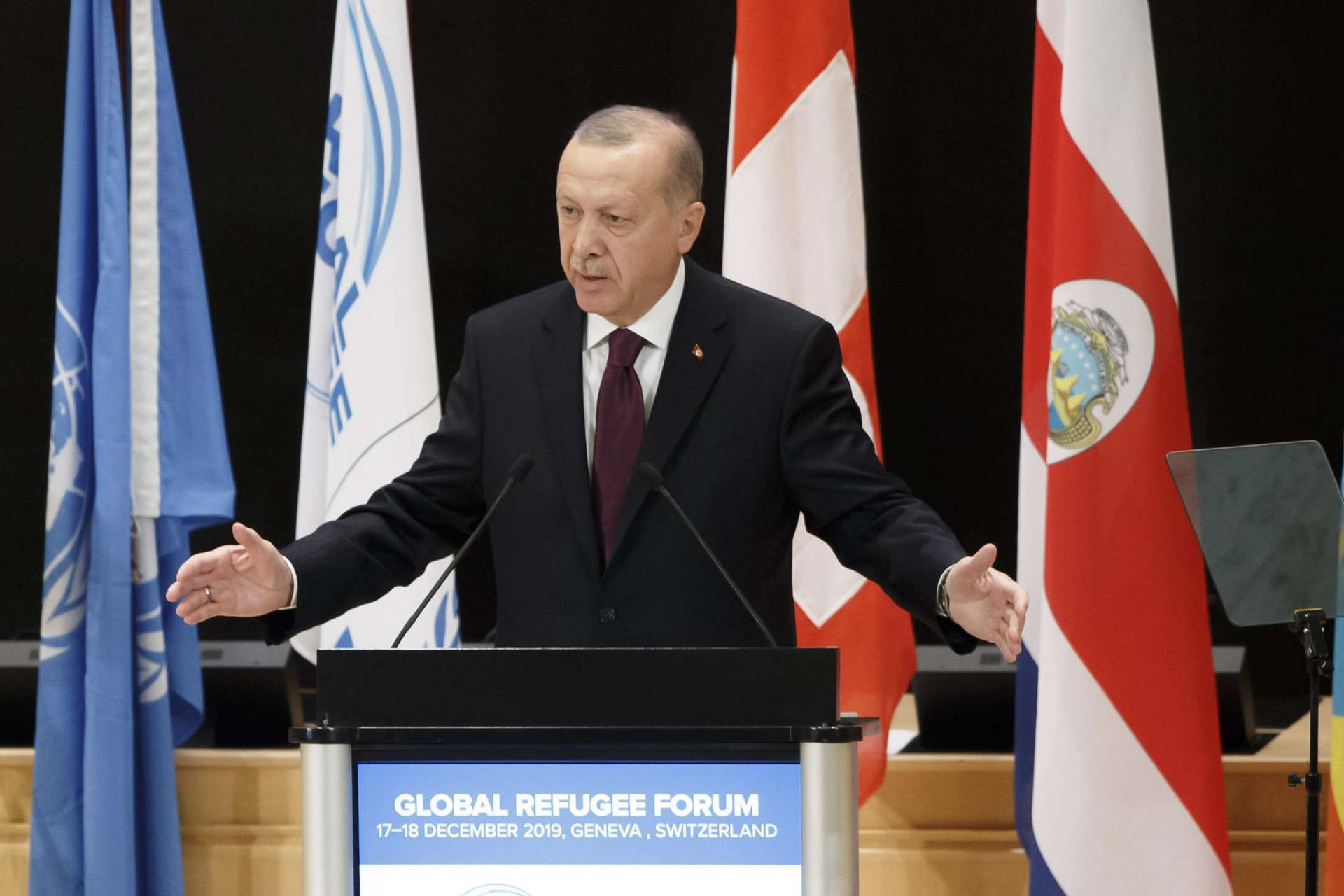 أردوغان يزعم تأمين عودة كريمة للاجئين ليبرر تدخله شمال سوريا