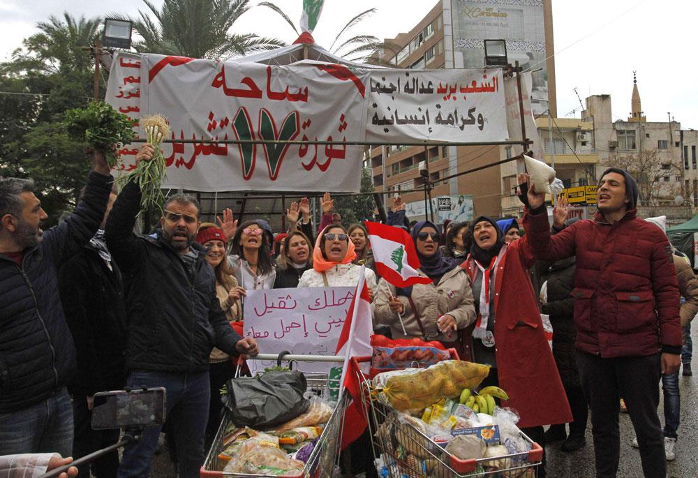 لبنانيون ينددون بارتفاع خانق لأسعار المواد الأساسية