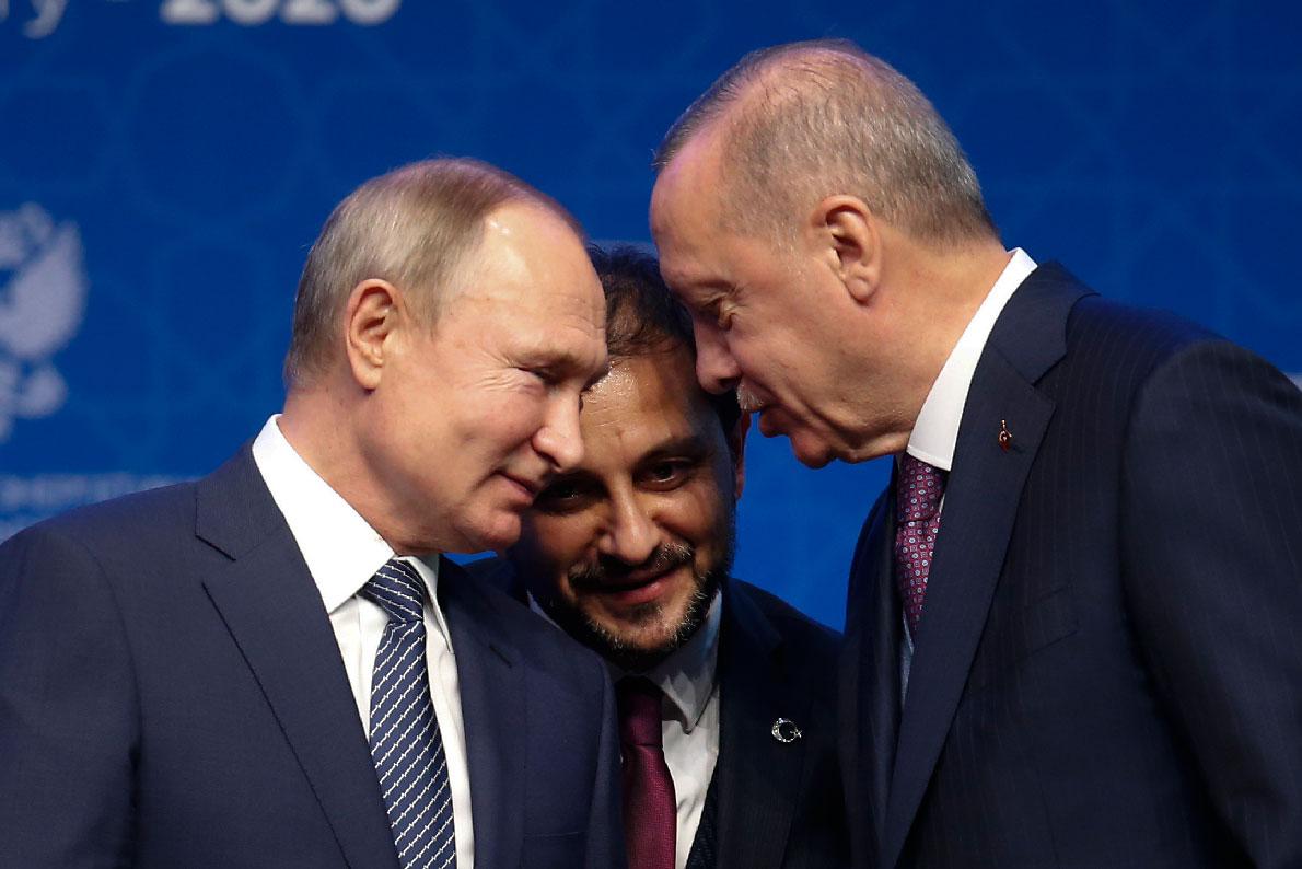 Turkey's President Recep Tayyip Erdogan (R) and Russia's President Vladimir Putin