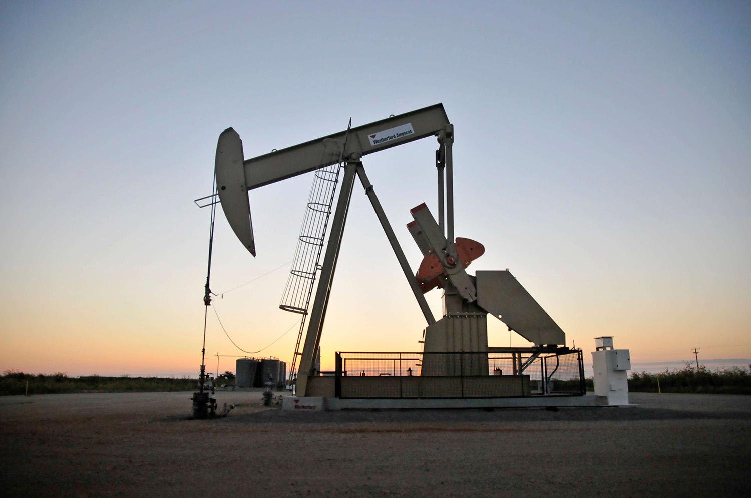 أسعار النفط انهارت إلى أدنى مستوياتها في نحو 20 عاما بسبب كورونا
