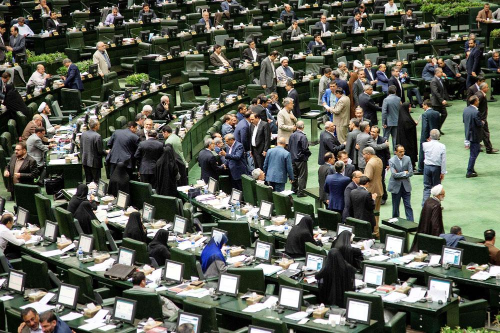 كورونا يترصد أبرز المسؤولين في إيران