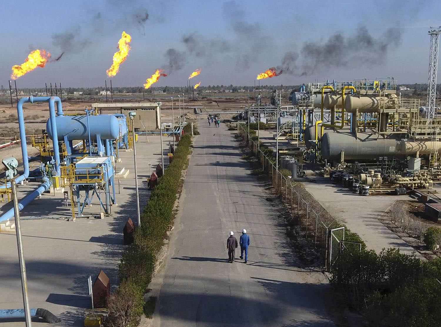 صورة لحقل نهران عمر النفطي على الحدود العراقية الإيرانية