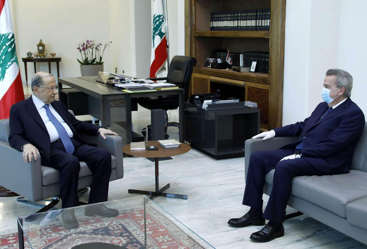 الرئيس اللبناني ميشال عون يستقبل حاكم مصرف لبنان رياض سلامة