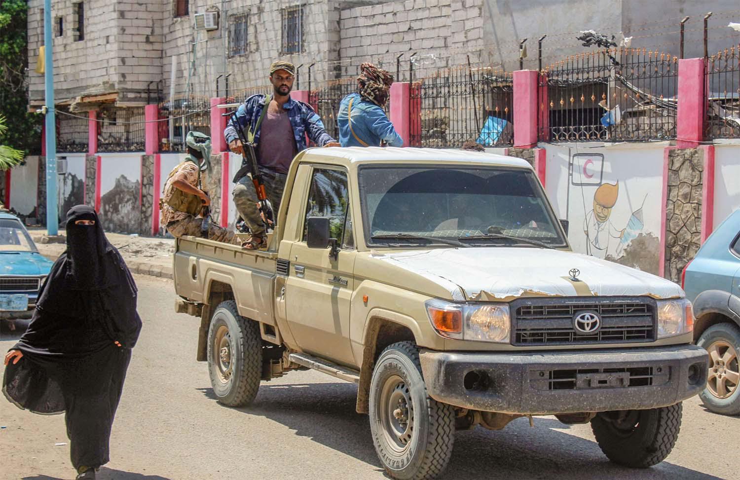 Fighters with Yemen's Southern Transitional Council (STC) deploy in the southern city of Aden