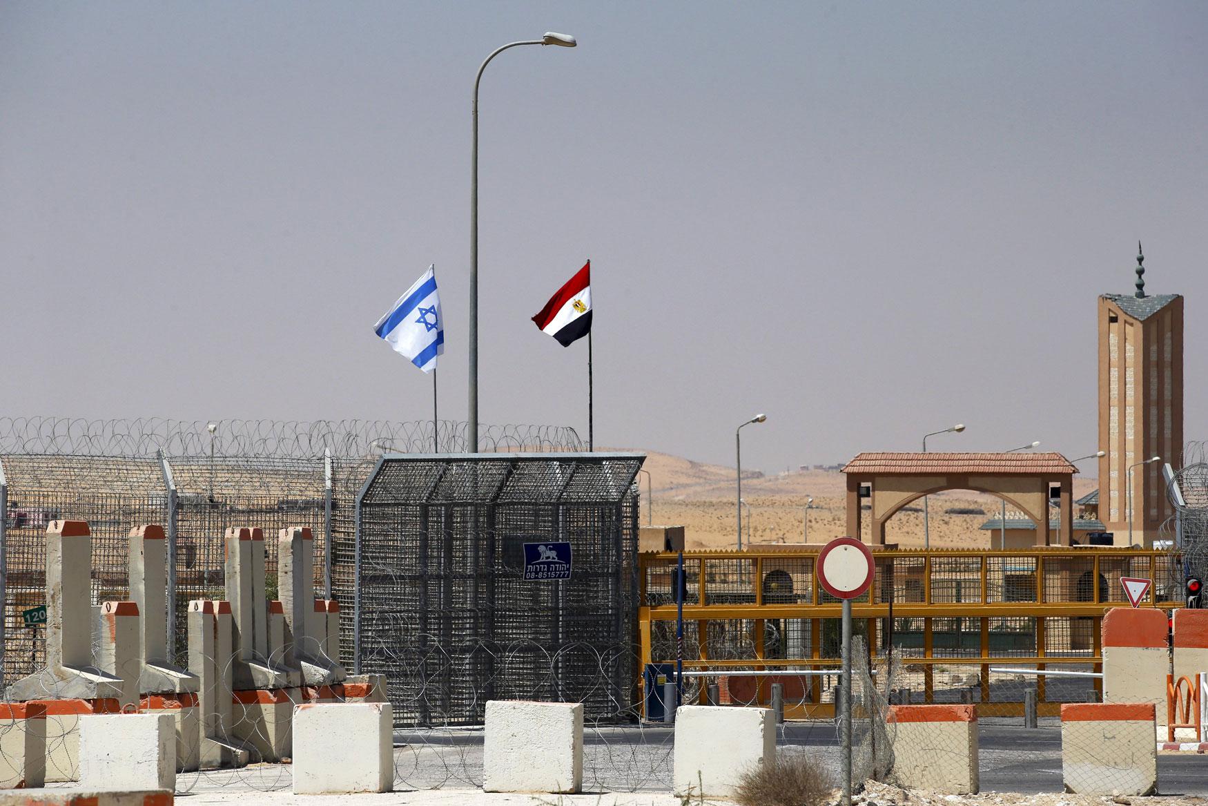 القوات الدولية في سيناء نتاج اتفاق كامب ديفيد للسلام بين مصر واسرائيل