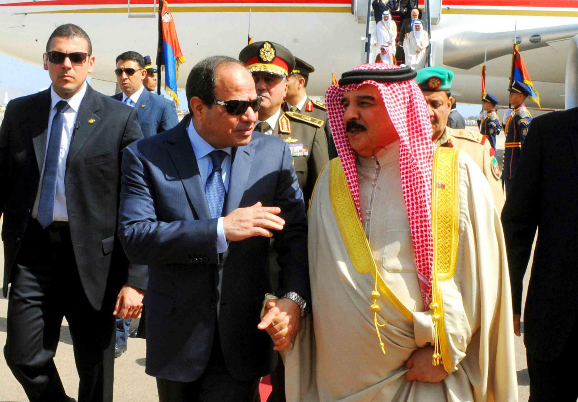 بحث الرئيس المصري عبدالفتاح السيسي وملك البحرين حمد بن عيسى آل خليفة