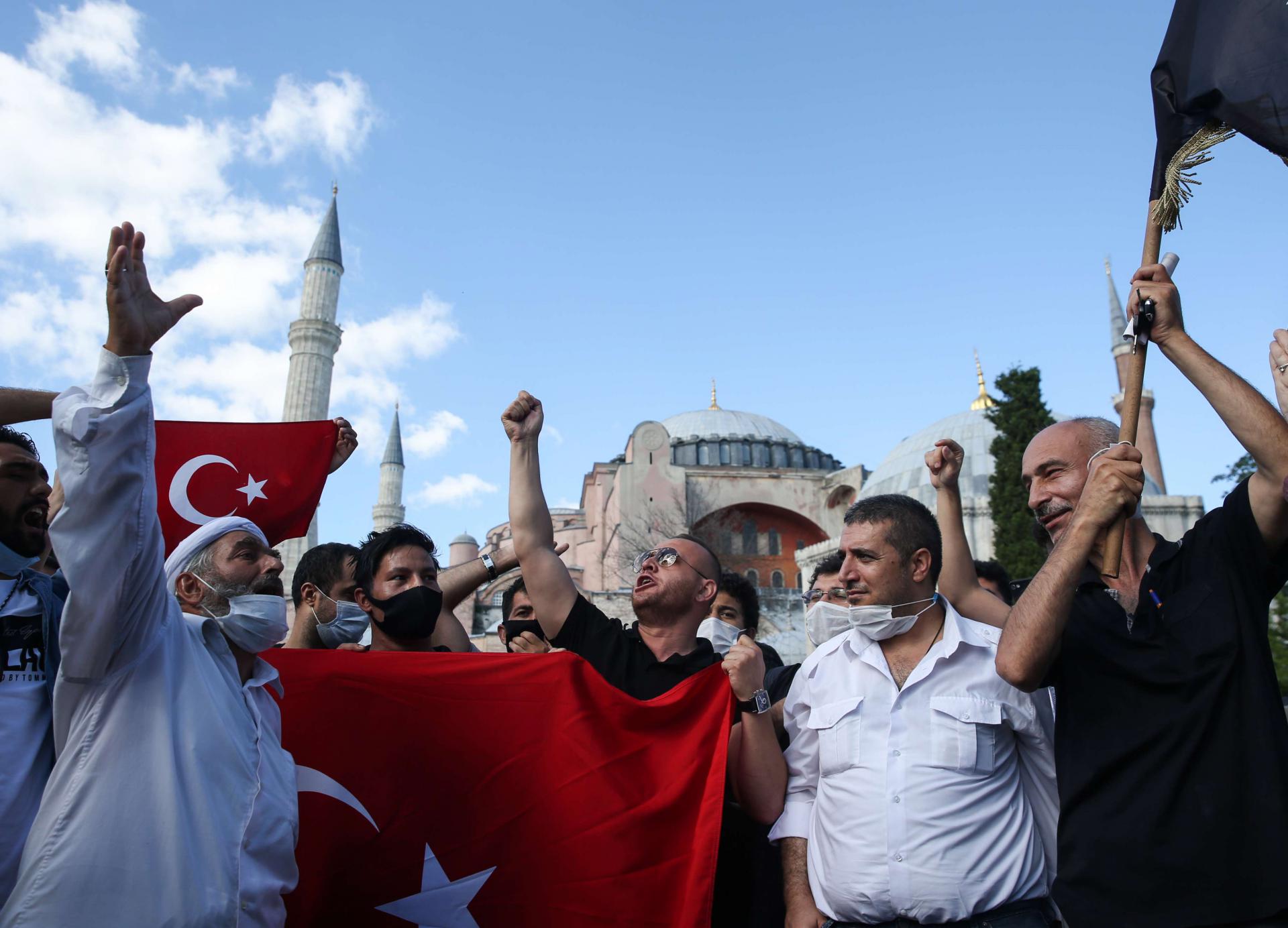 ترحيب انصار اردوغان بتحويل ايا صوفيا الى مسجد