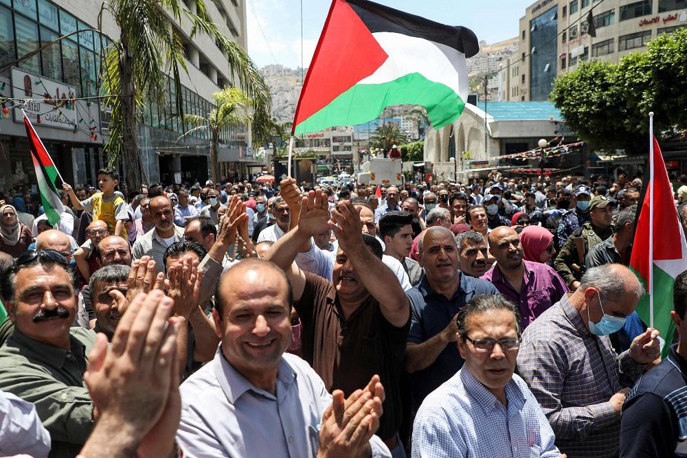 الفلسطينيون في مظاهرات مستمرة رفضا لخطة اسرائيل ضم أراض من الضفة