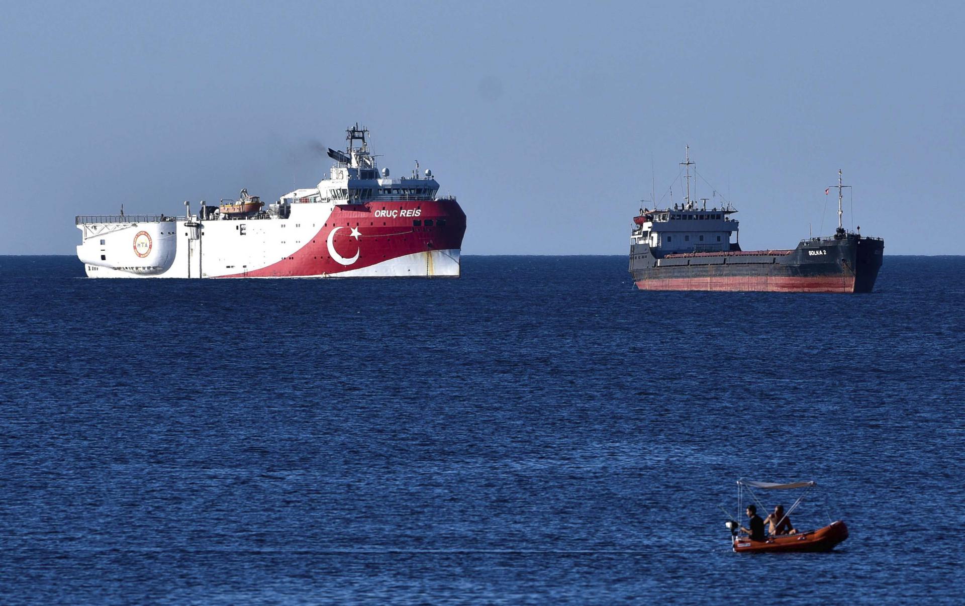 سفينة التقيب التركية 'أوروتش رايس' تبحر في مياه شرق المتوسط