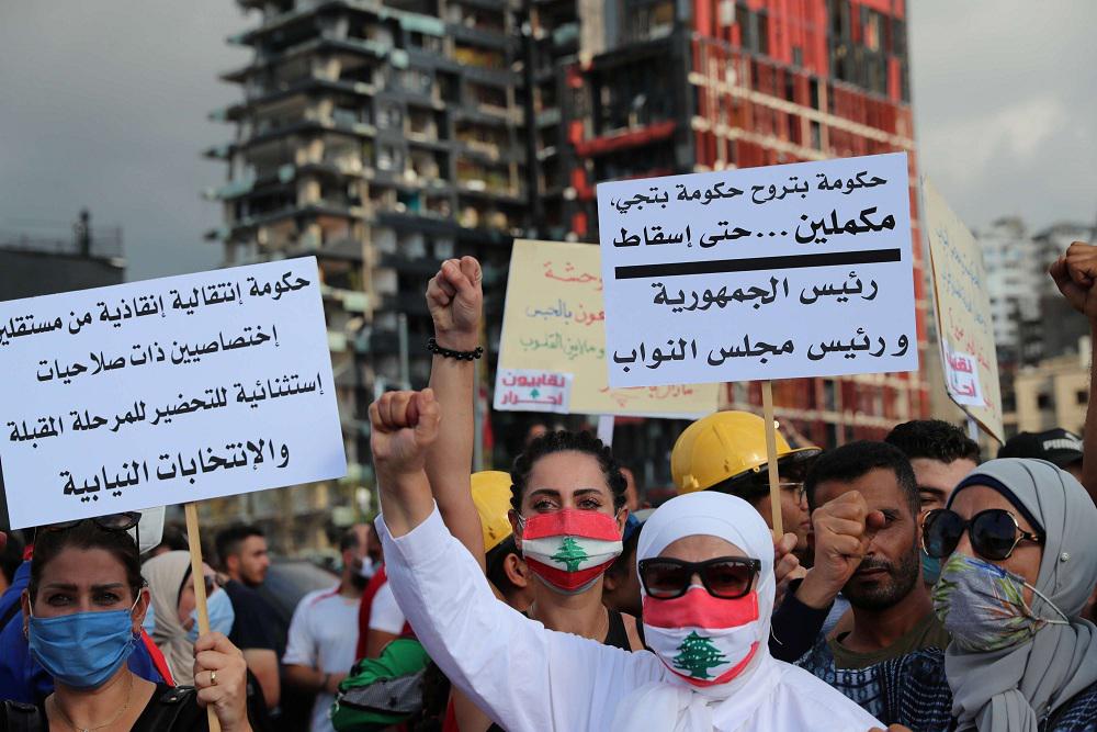 اللبنانيون ضاقوا ذرعا بطبقة سياسية يعتبرونها السبب في كل علل لبنان