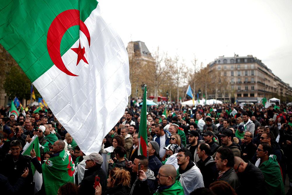 مظاهرة للجالية الجزائرية في فرنسا