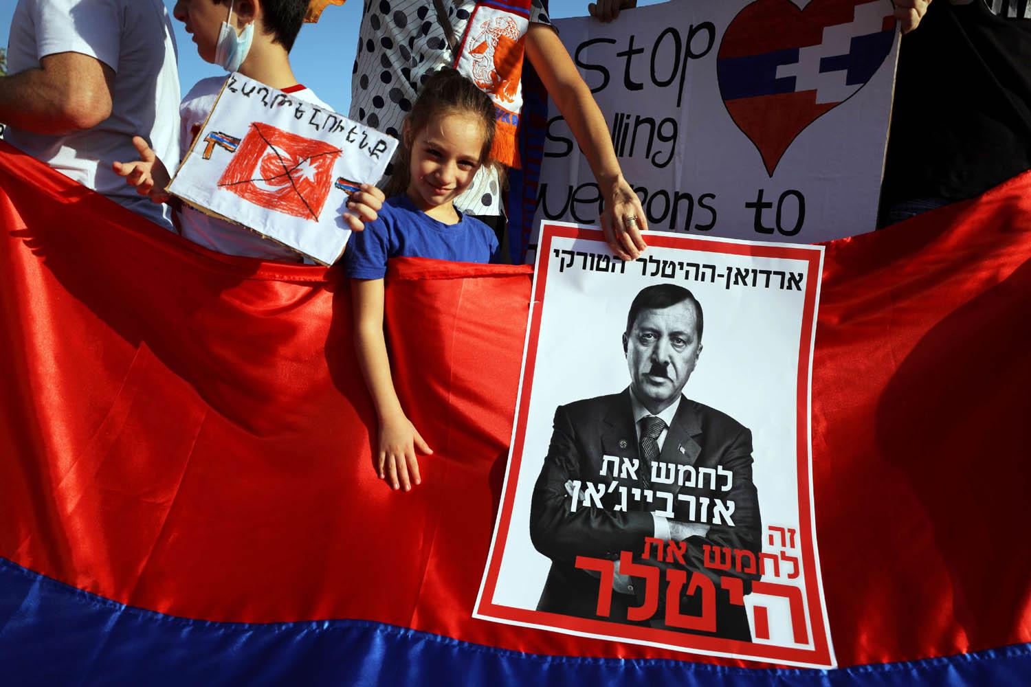 متظاهرون أرمن ضد التدخل التركي في ناغورني قرة باخ