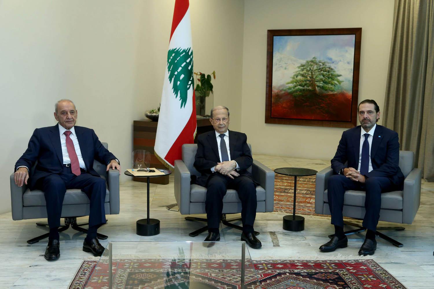 الرئيس اللبناني ميشال عون يكلف سعد الحريري بالحكومة بوجود رئيس مجلس النواب نبيه بري
