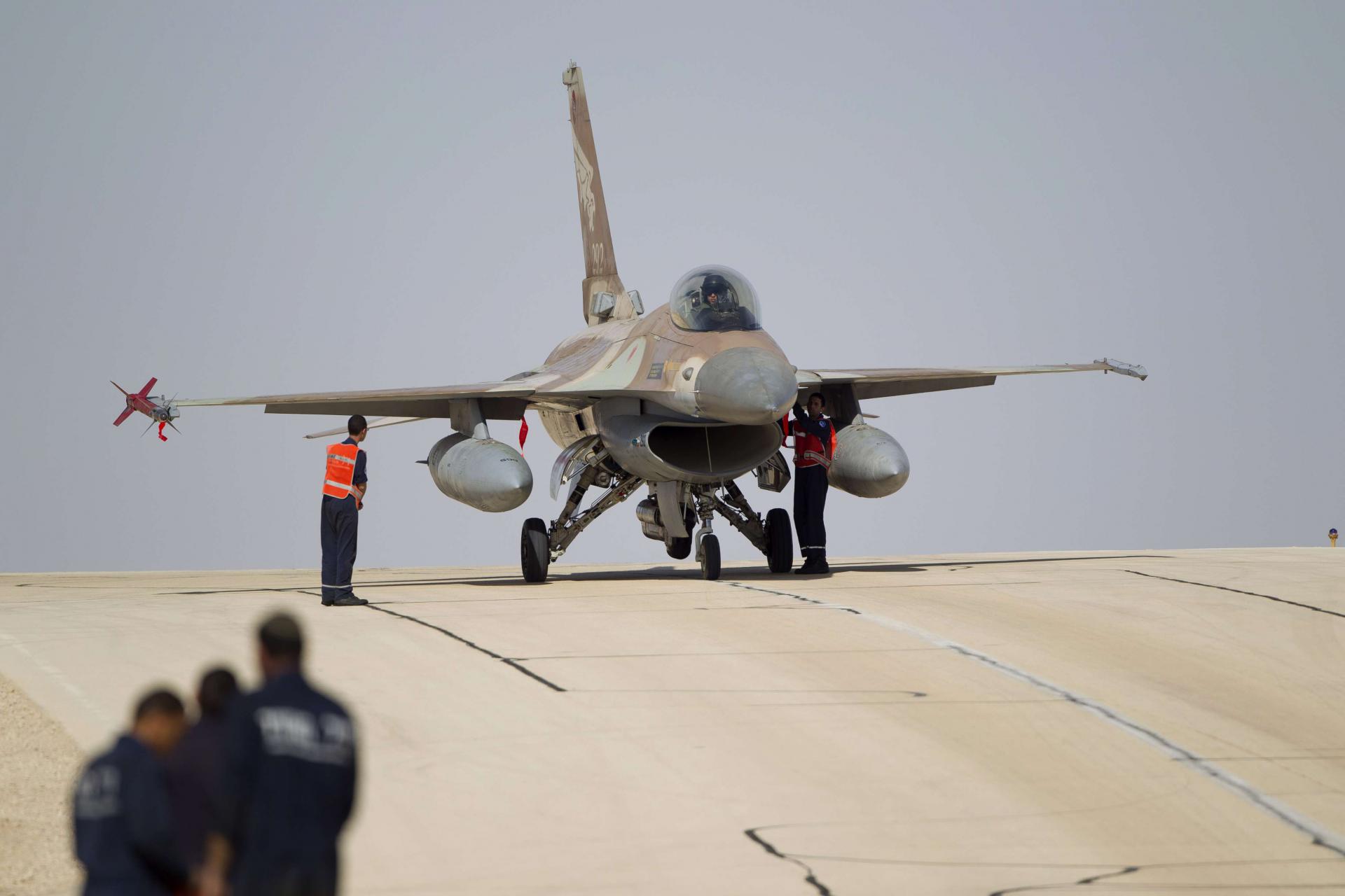 اسرائيل نفذت عشرات  الغارات الجوية على أهداف لحزب الله وإيران في سوريا 