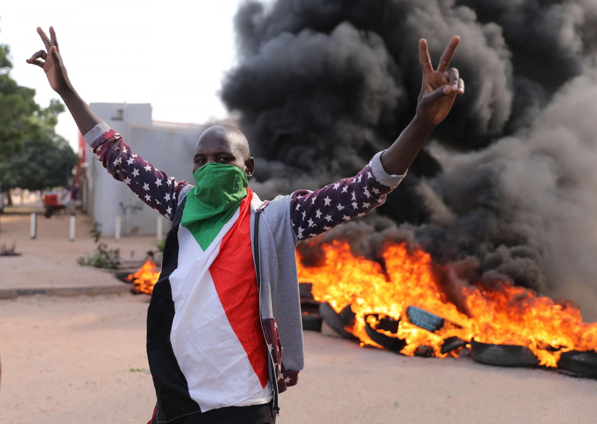 الحراك السوداني يتمسك يتمسك بتحقيق مطالب الشارع
