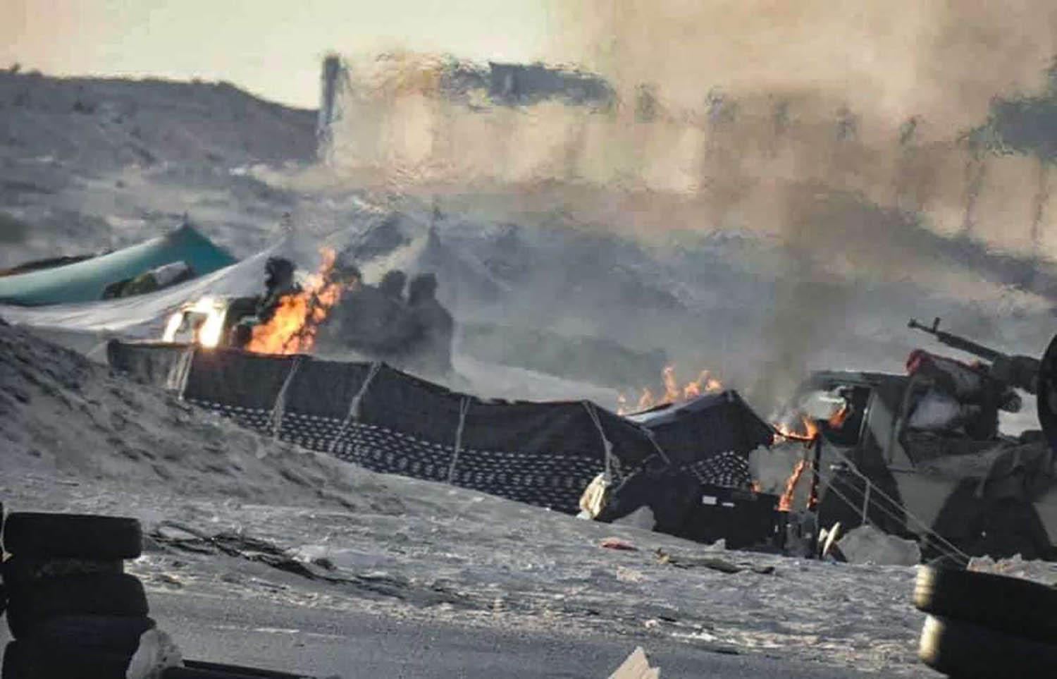 مقاتلون من "بوليساريو" يحرقون خيمهم على معبر الكركرات