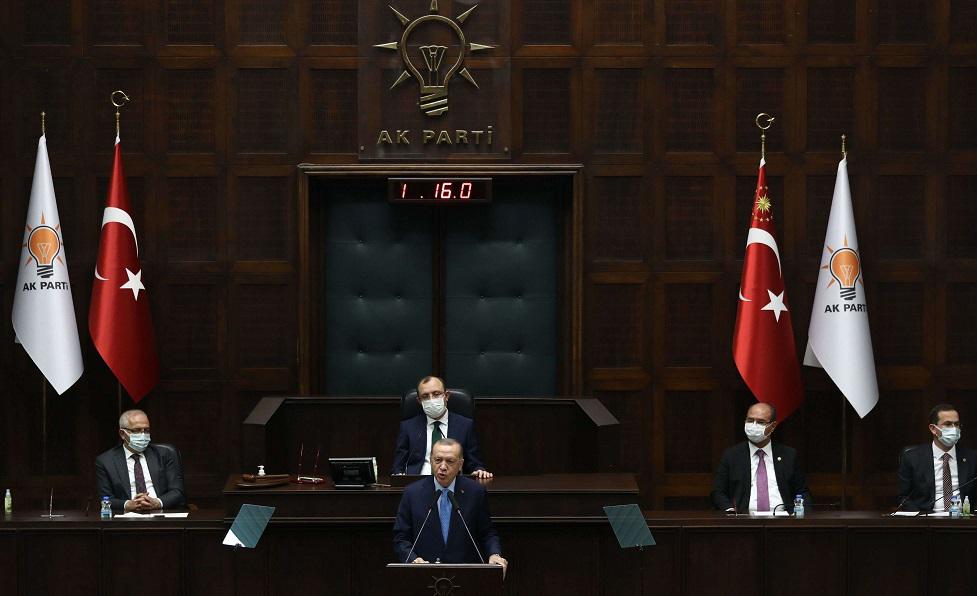 اردوغان يحضر اجتماع حزبه في الجمعية الوطنية التركية الكبرى