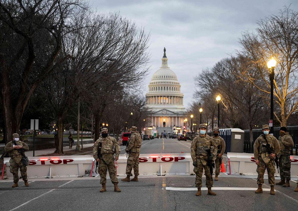 قوات الأمن تفوق مؤيدي ترامب في واشنطن