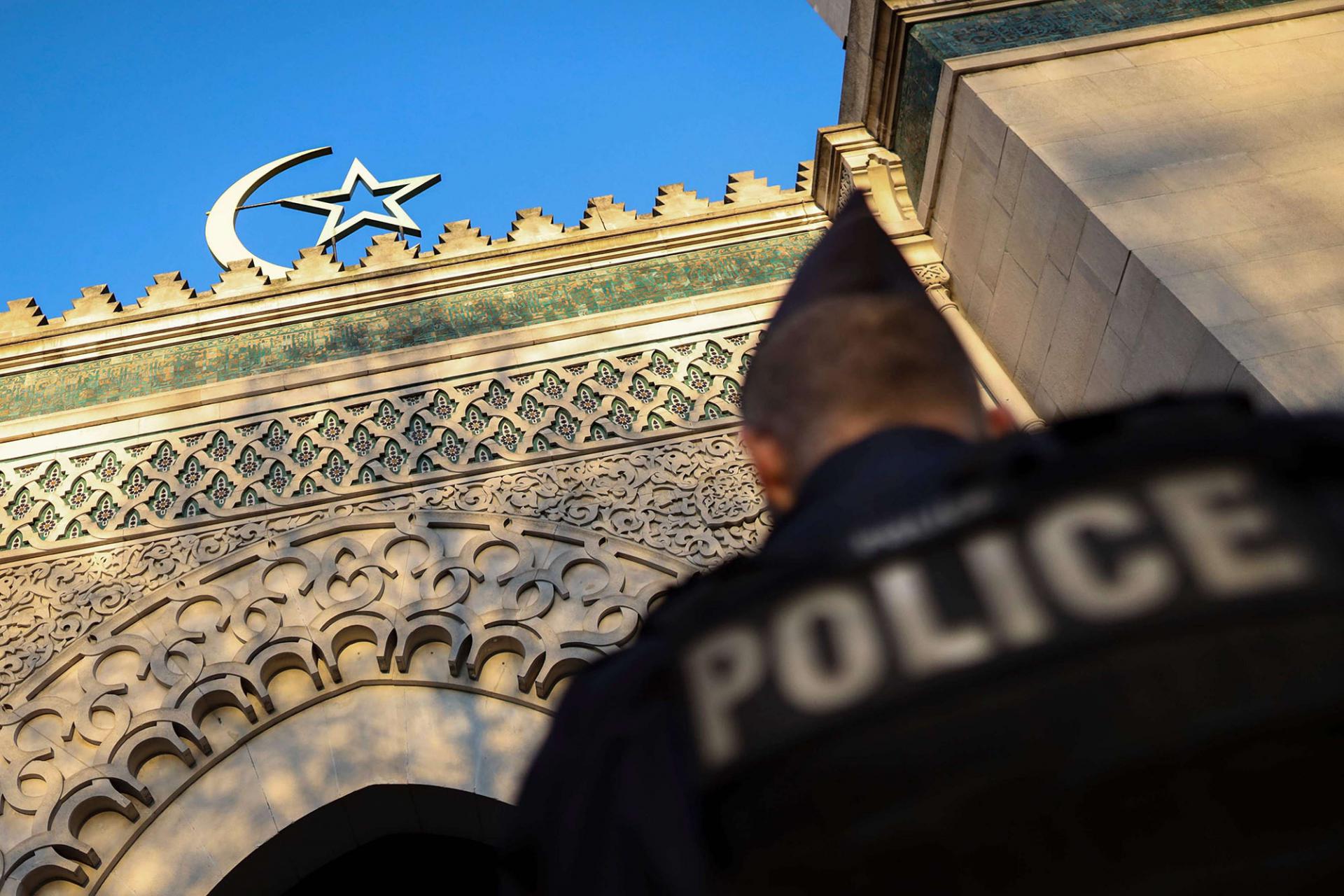 الضغط الأمني يتزايد على الهيئات الإسلامية