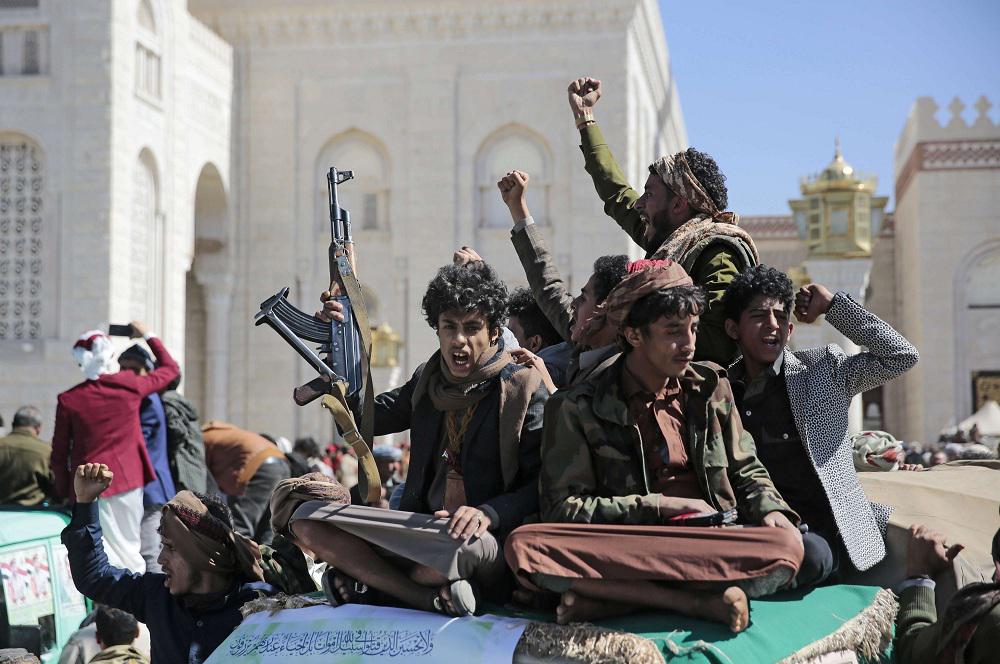تصنيف واشنطن للحوثيين تنظيما ارهابيا يربك الجماعة الشيعية المدعومة من إيران
