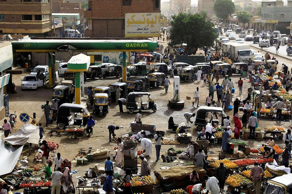السودان يعاني أزمة اقتصادية متراكمة من إرث البشير