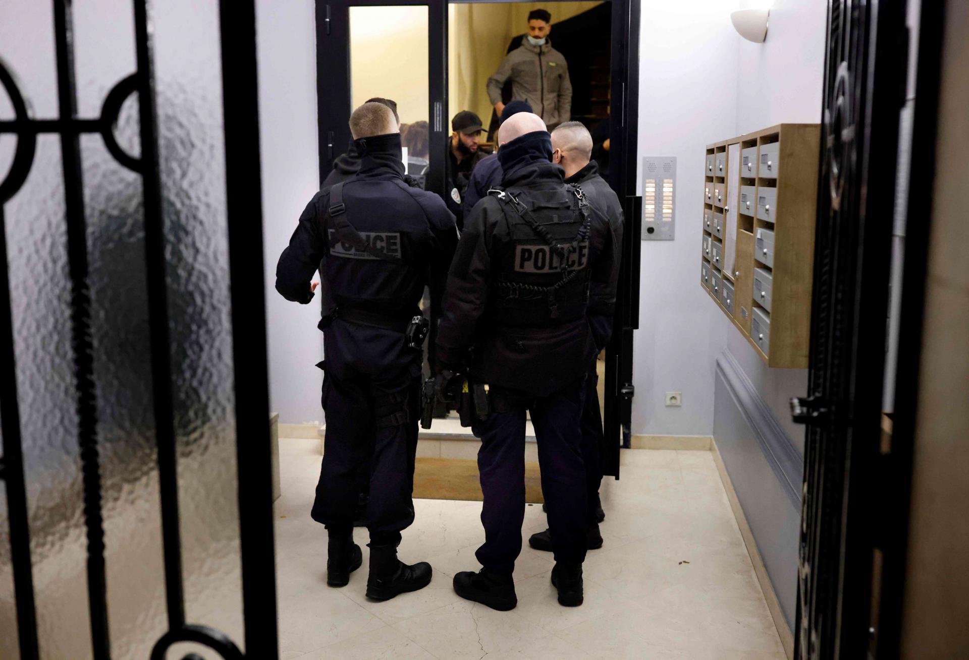 الشرطة الفرنسية تتعقب الدعاية للتطرف وخطابات الكراهية في الفضاء الافتراضي