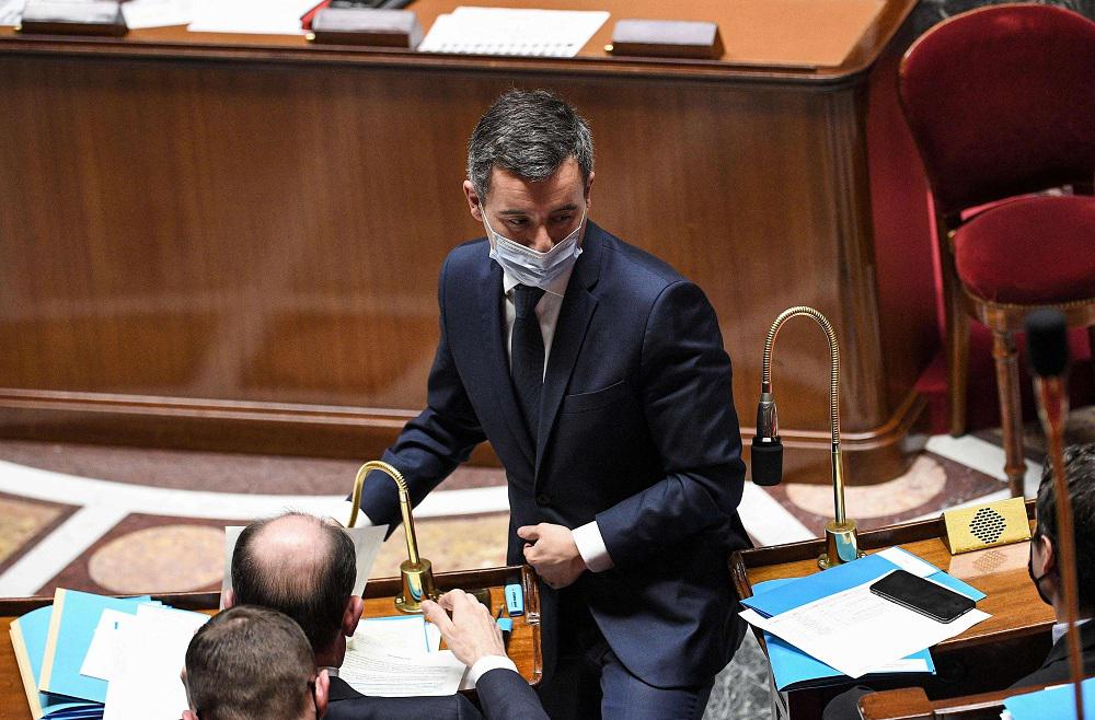 وزير الداخلية الفرنسي خلال اجتماع الجمعية الوطنية للمصادقة على مشروع مكافحة الانعزالية
