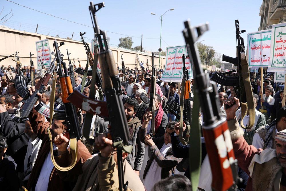 الغاء تصنيف الحوثيين تنظيما إرهابيا مجازفة أميركية قد تحفزهم على التمادي في إرهابهم