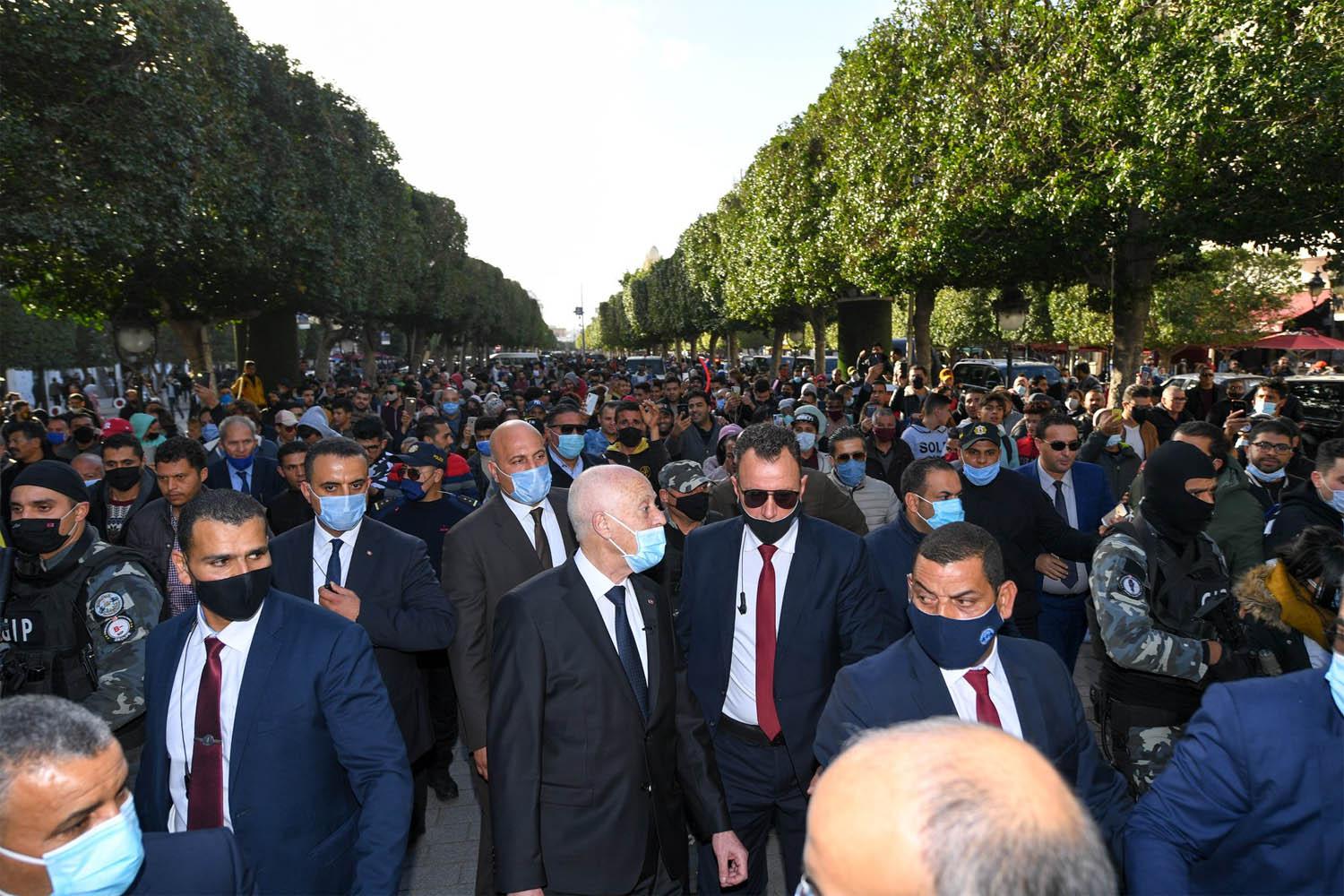 الرئيس التونسي قيس سعيد وسط تونس