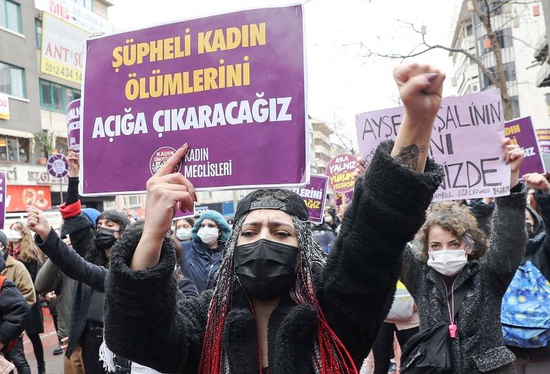 احتفالات النوروز باسطنبول تتحول لاستعراض يتحدى ممارسات القمع في تركيا