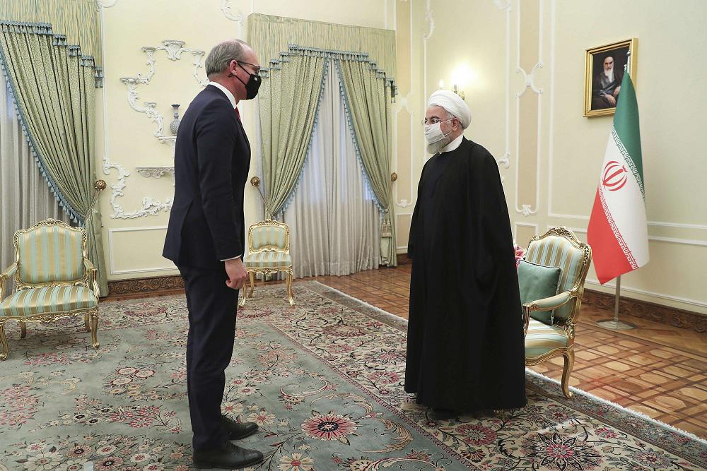 روحاني يستقبل وزير الخارجية الإيرلندي سايمون كافيني 