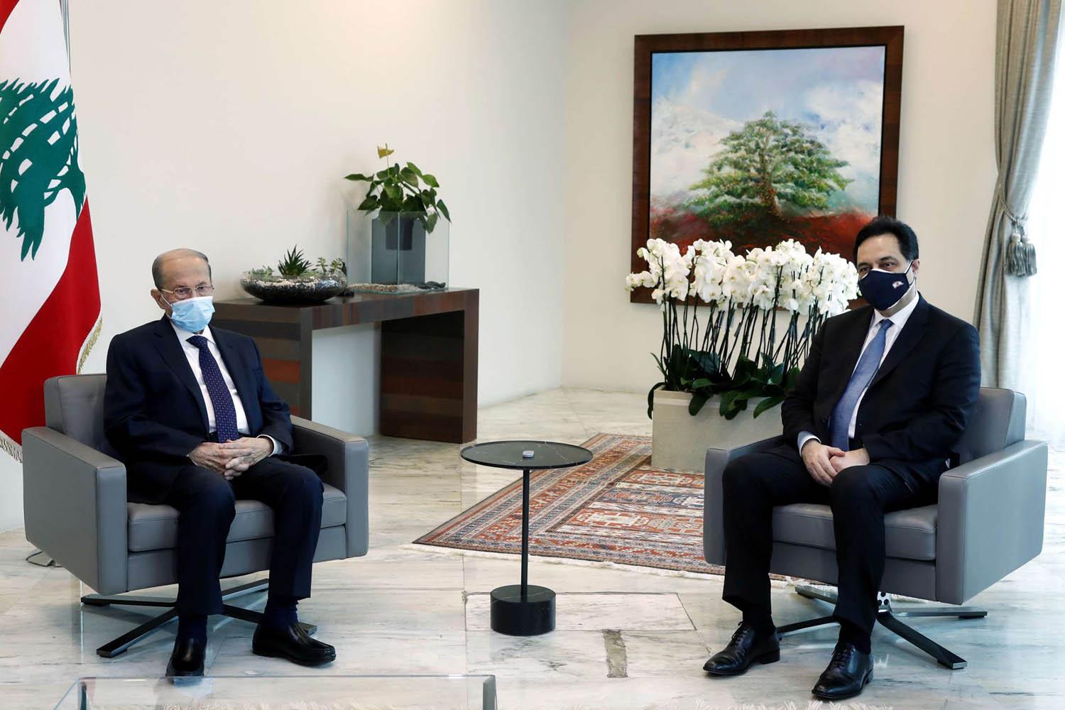 الرئيس اللبناني ميشال عون يلتقي رئيس حكومة تصريف الأعمال حسان دياب